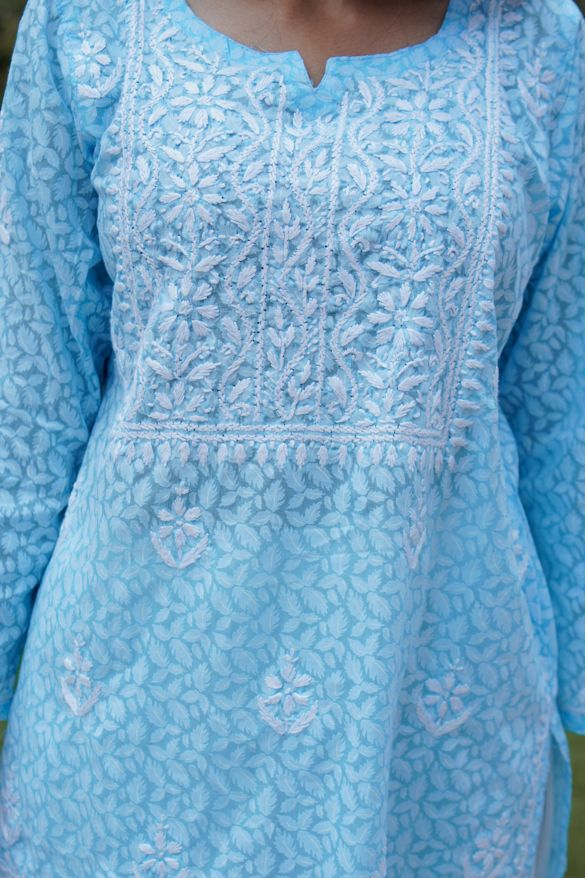 Rida Short Chikankari Kurta