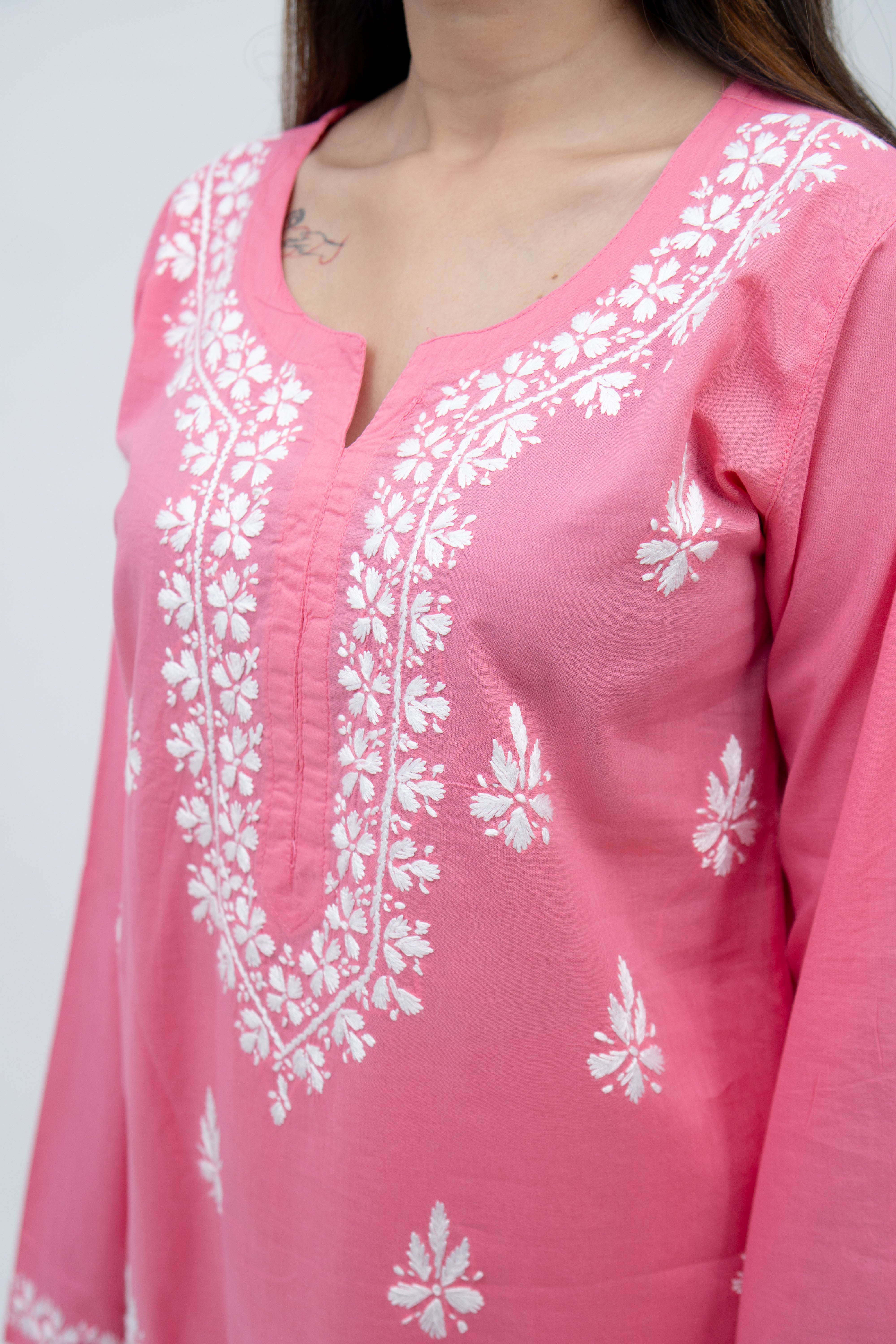 Chikankari Kurti Set- Kurti + Matching pants + Oxidize Earring