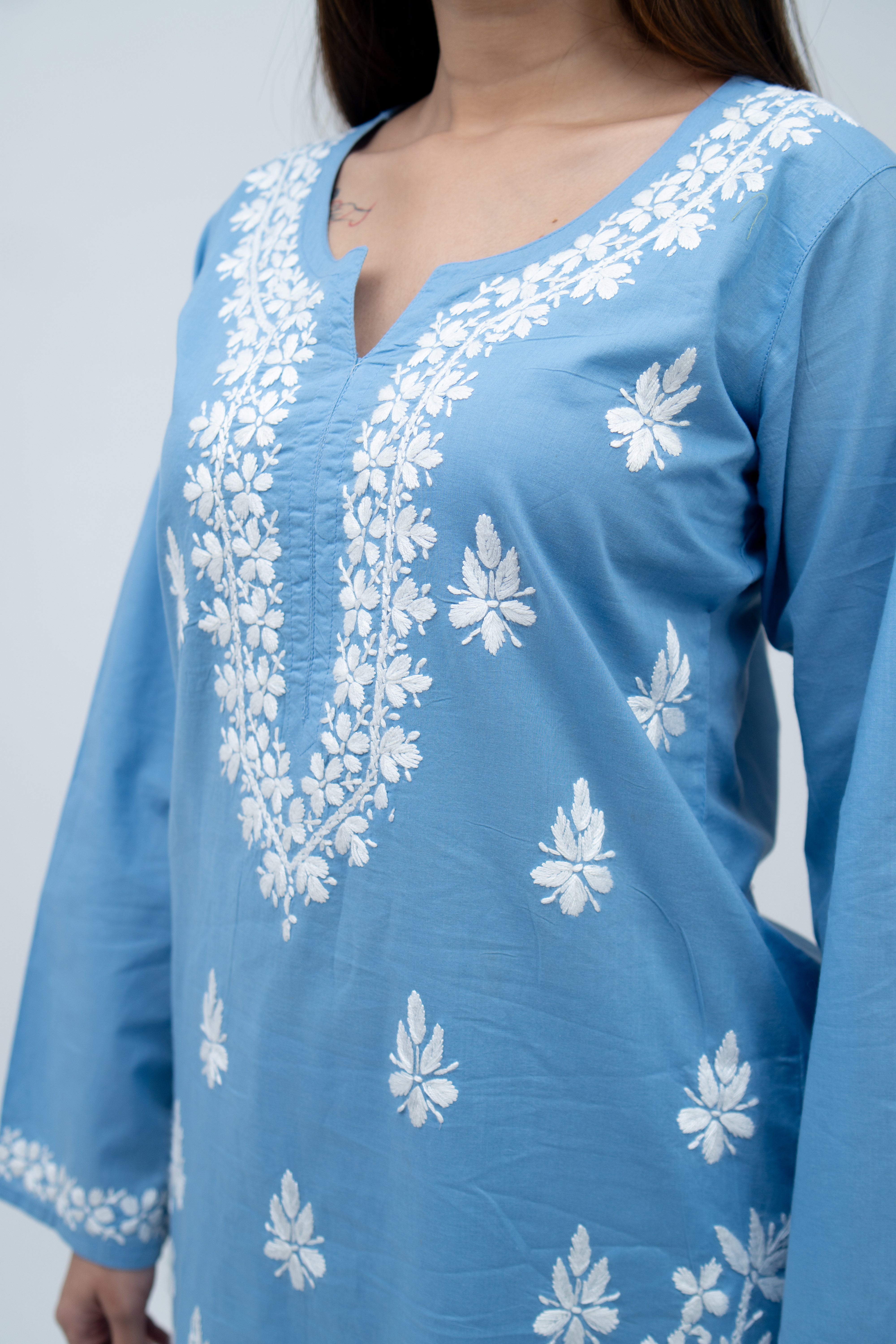 Chikankari Kurti Set- Kurti + Matching pants + Oxidize Earring