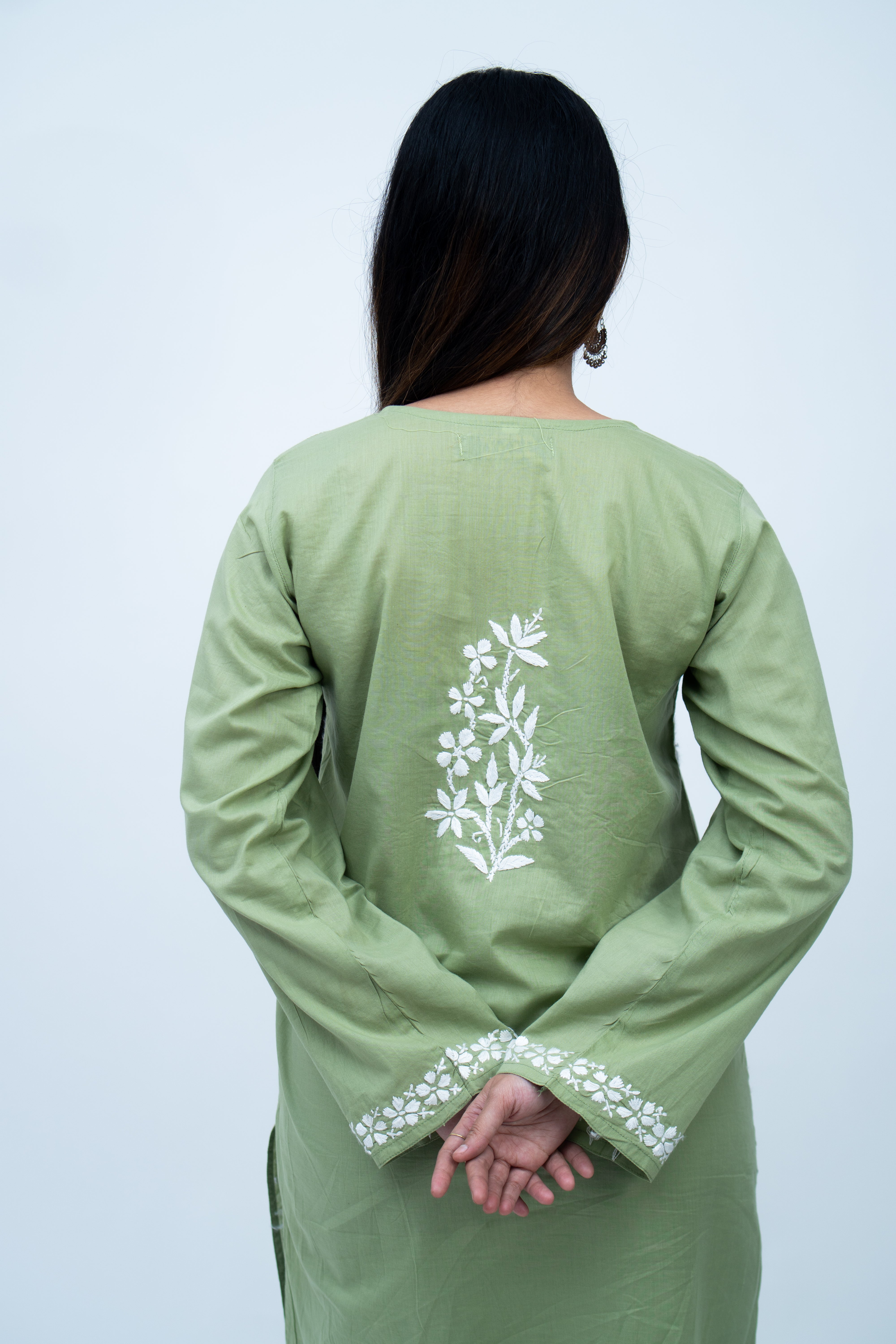 Chikankari Kurti Set- Kurti + Matching pants + Oxidize Earring