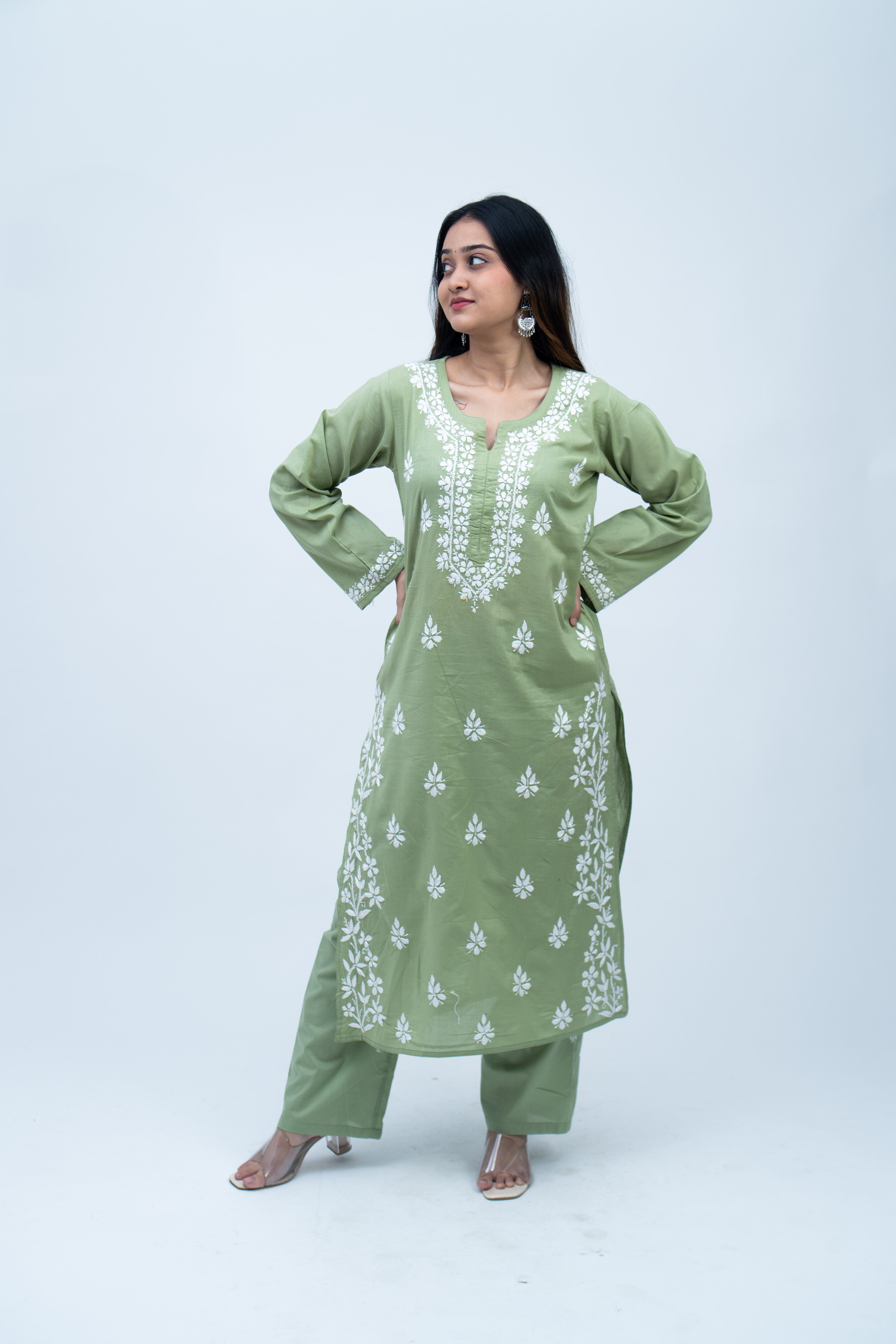 Chikankari Kurti Set- Kurti + Matching pants + Oxidize Earring