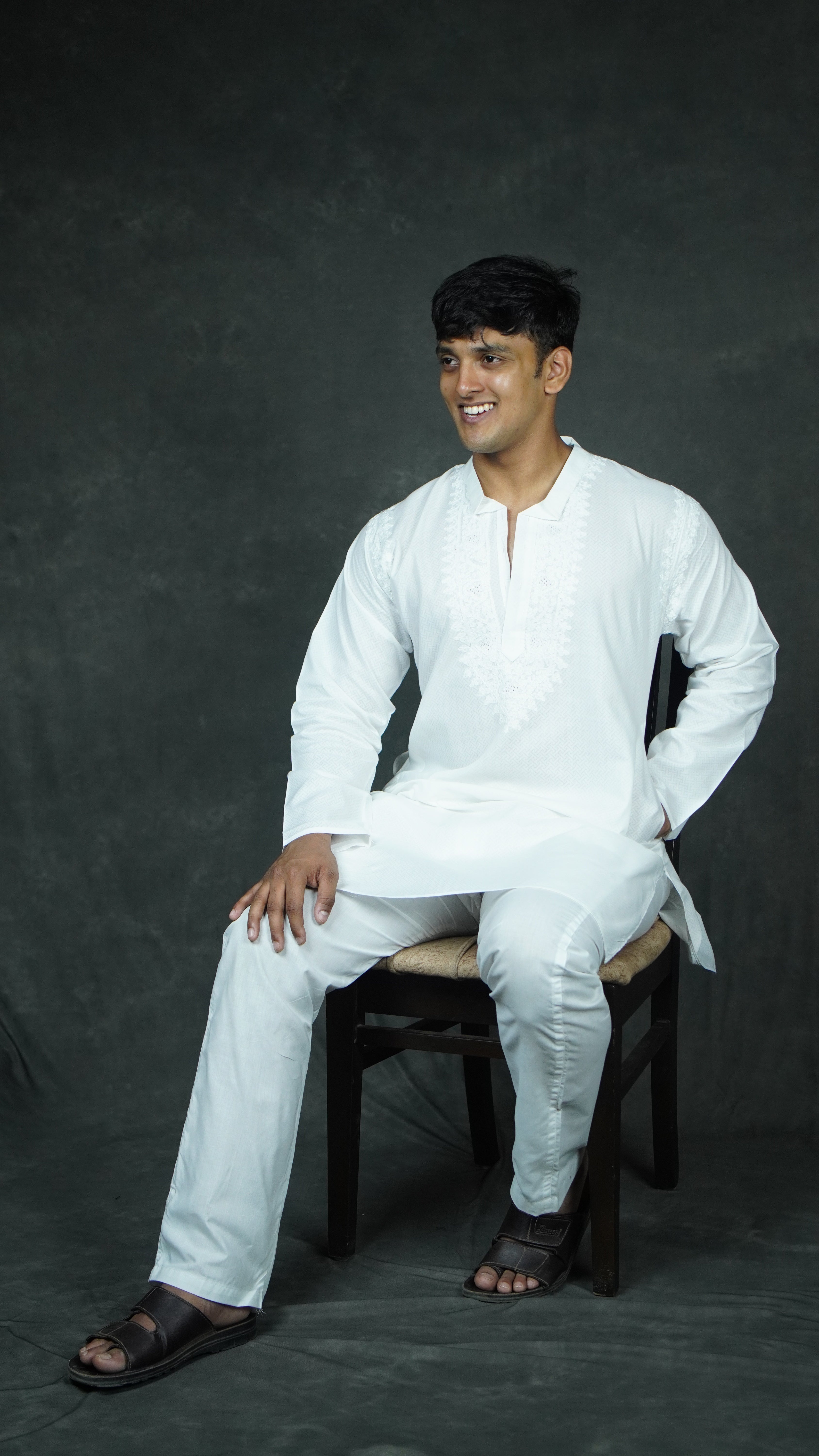 Men’s White Cotton Handcrafted Chikankari Kurta