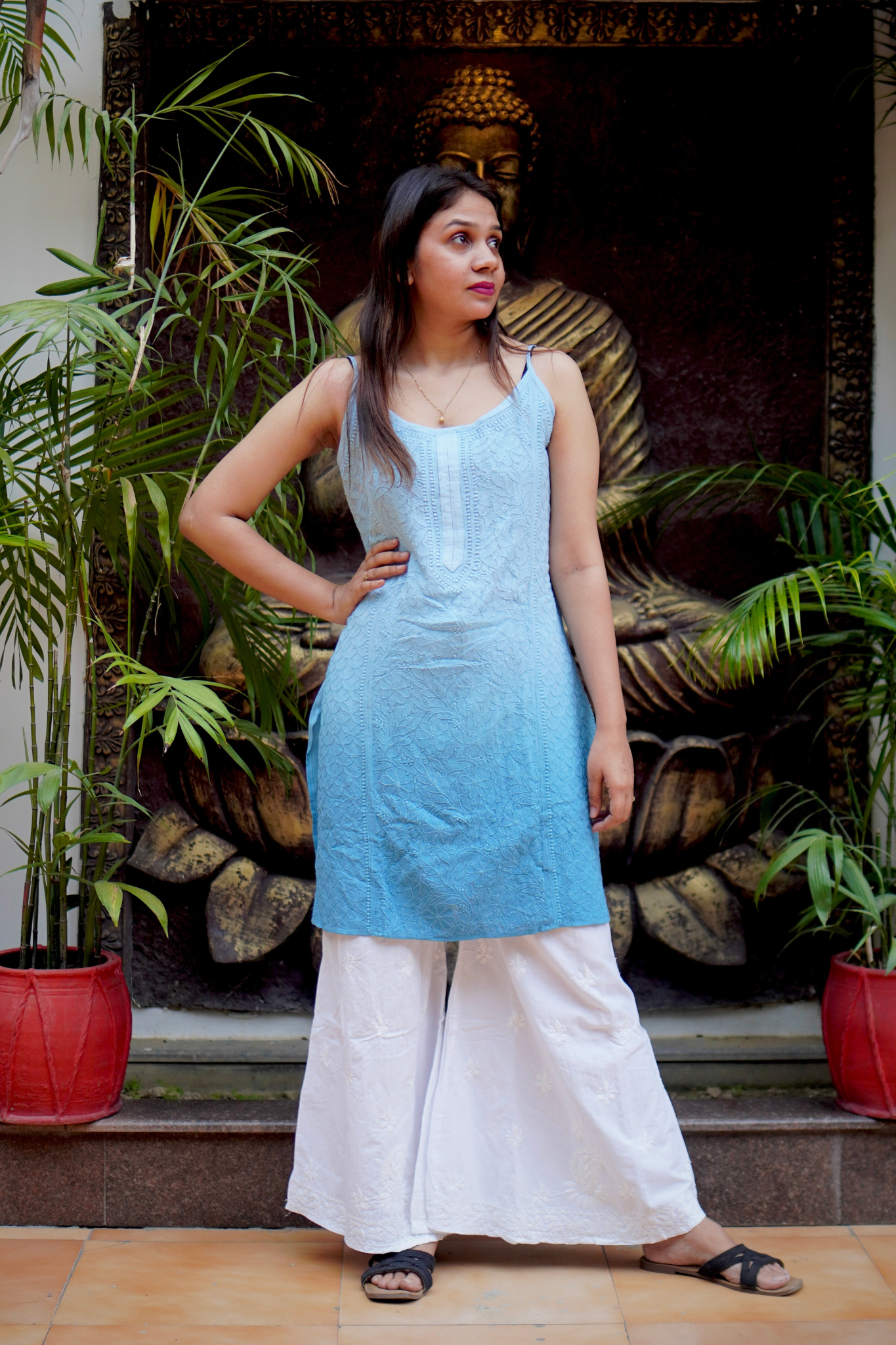 Viscous sleeveless Chikankari kurti