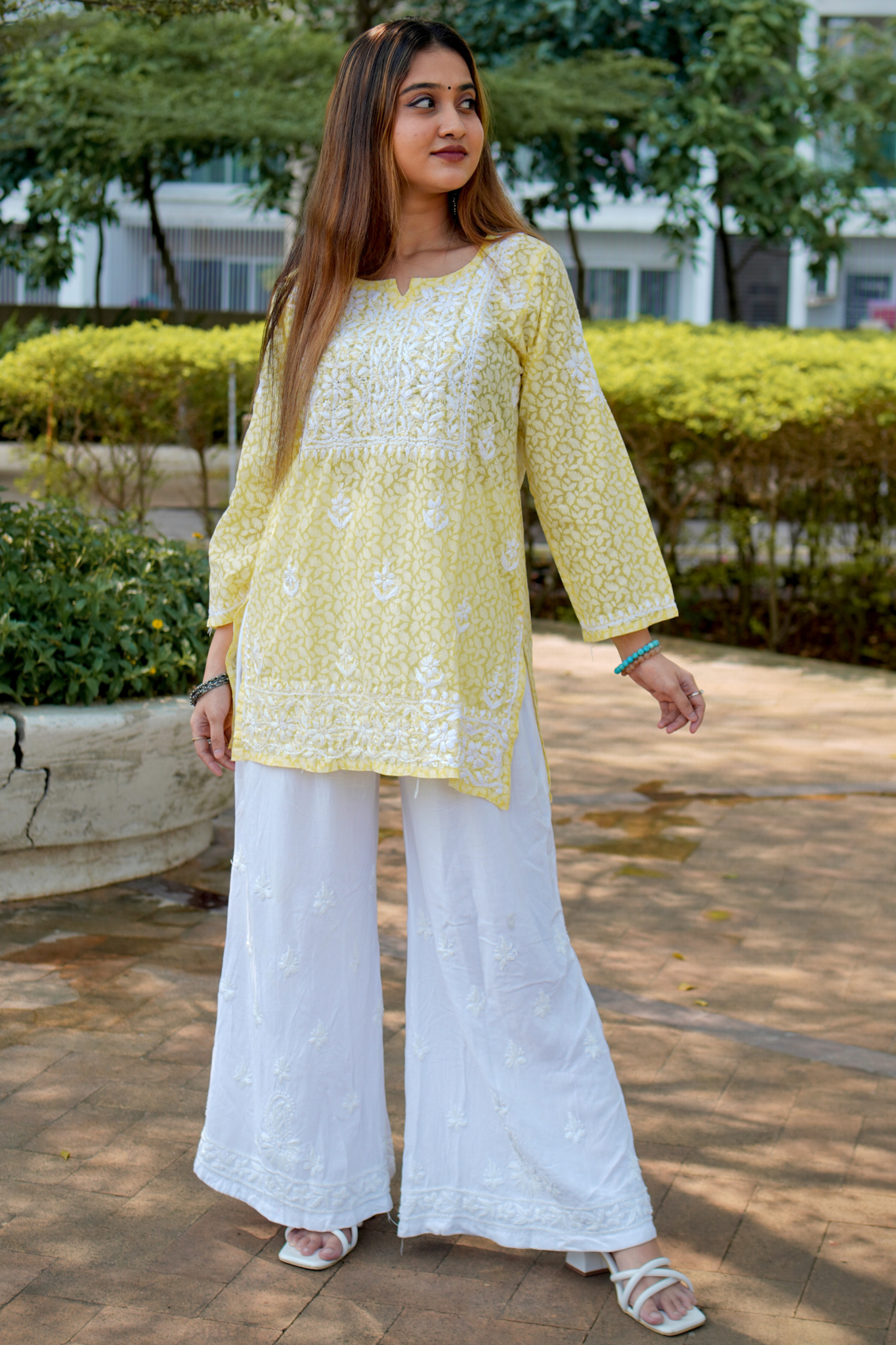 Rida Short Chikankari Kurta