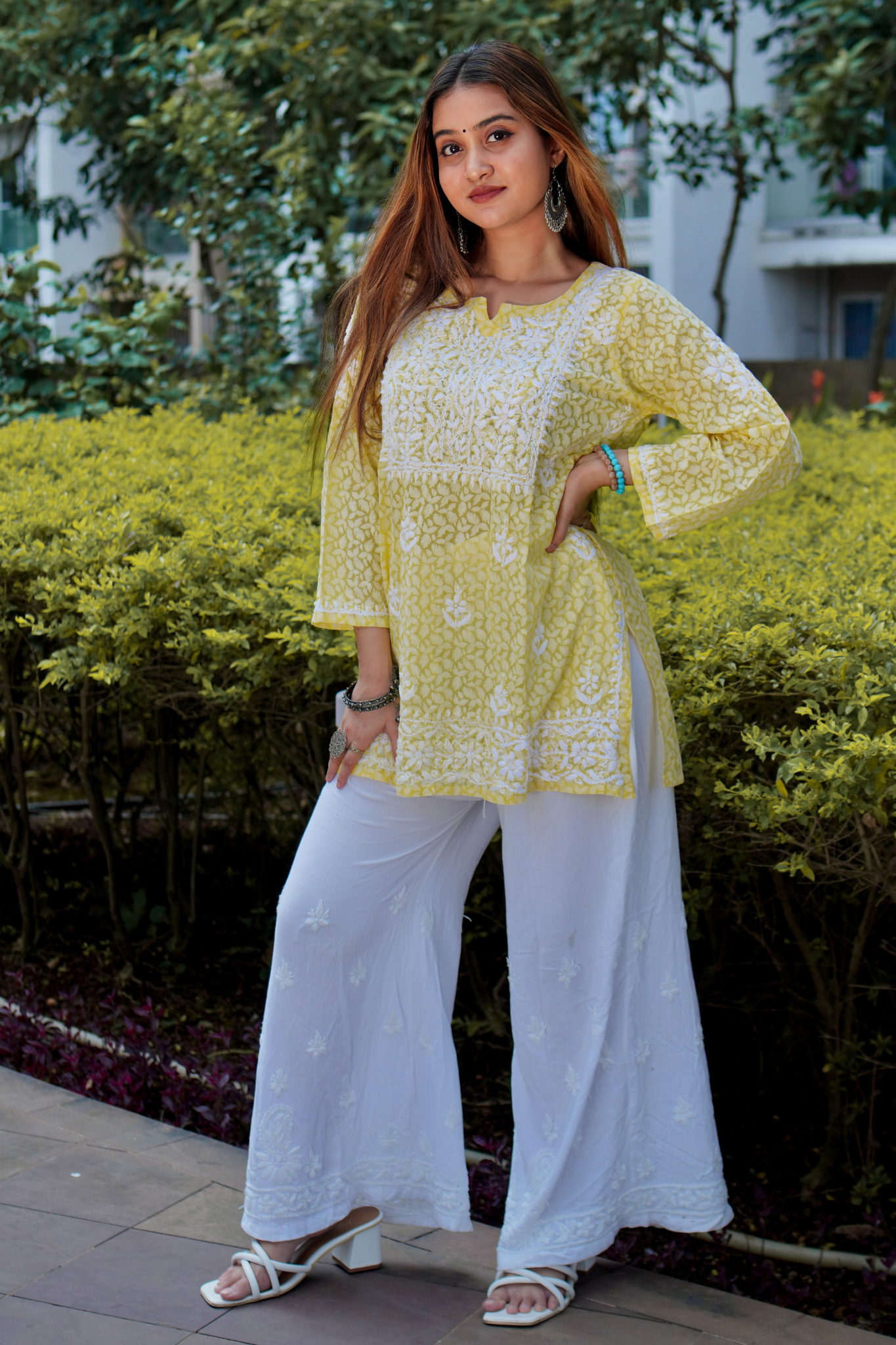 Rida Short Chikankari Kurta