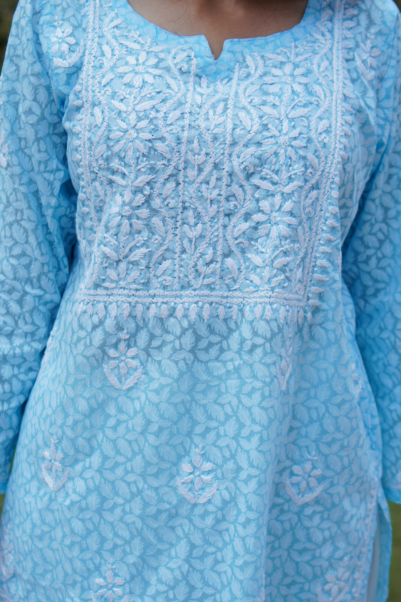 Rida Short Chikankari Kurta