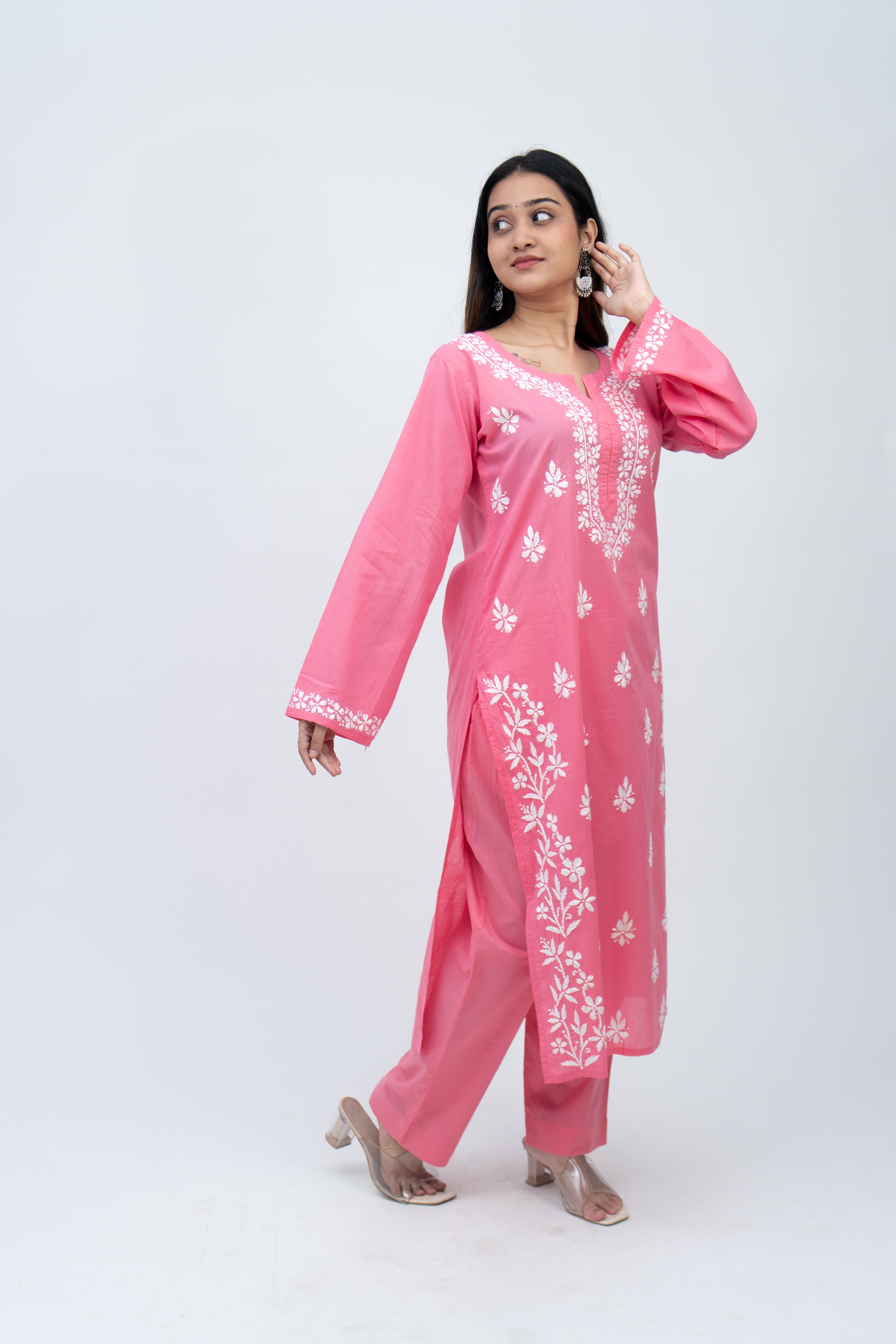 Chikankari Kurti Set- Kurti + Matching pants + Oxidize Earring